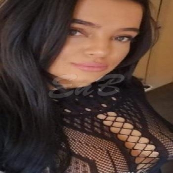 32 Year Average European Escort Nicolle